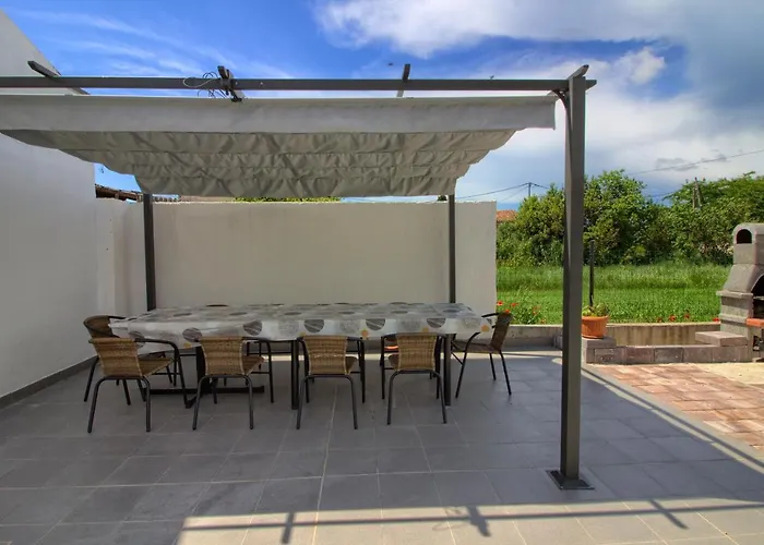 Villa Charming Seve With Private Pool In Pula