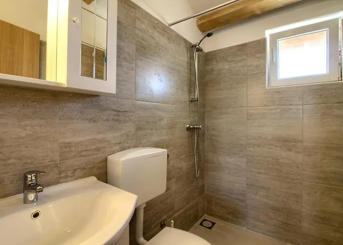 Charming Seve With Private Pool In