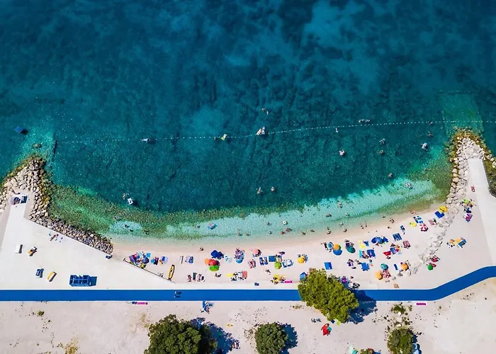 Charming Seve With Private Pool In 빌라 *