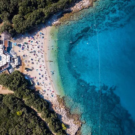 Charming Seve With Private Pool In * Pola
